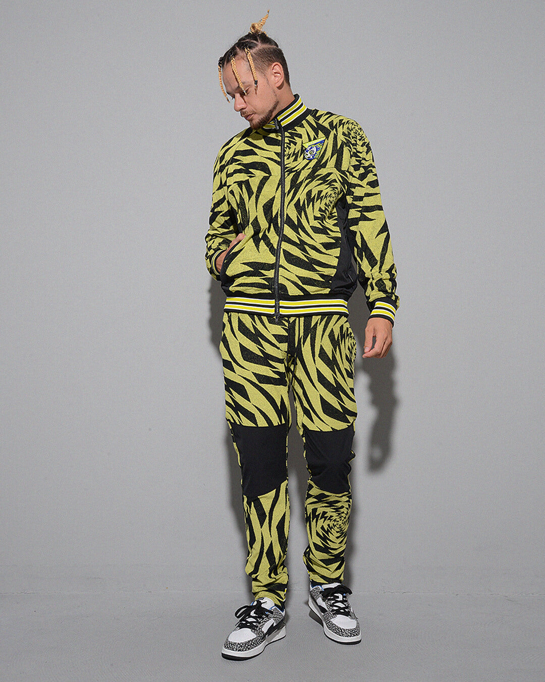 新品 Russeluno THUNDER TERRY SLIM PANTS THUNDER TERRY SLIM PANTS – Russeluno Globel Official