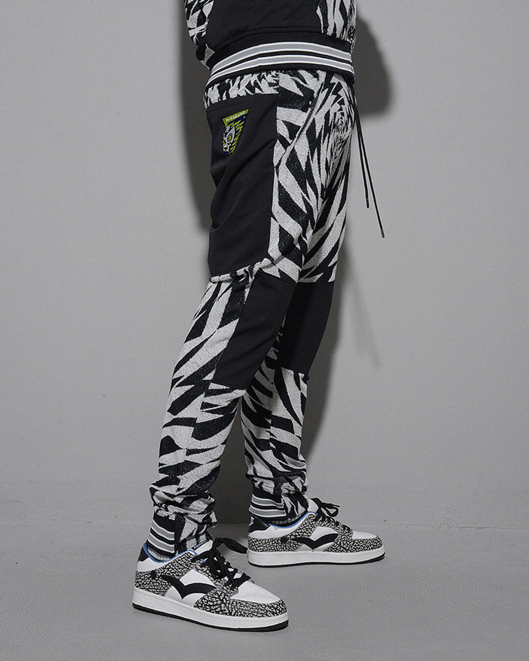 THUNDER TERRY SLIM PANTS – Russeluno Globel Official