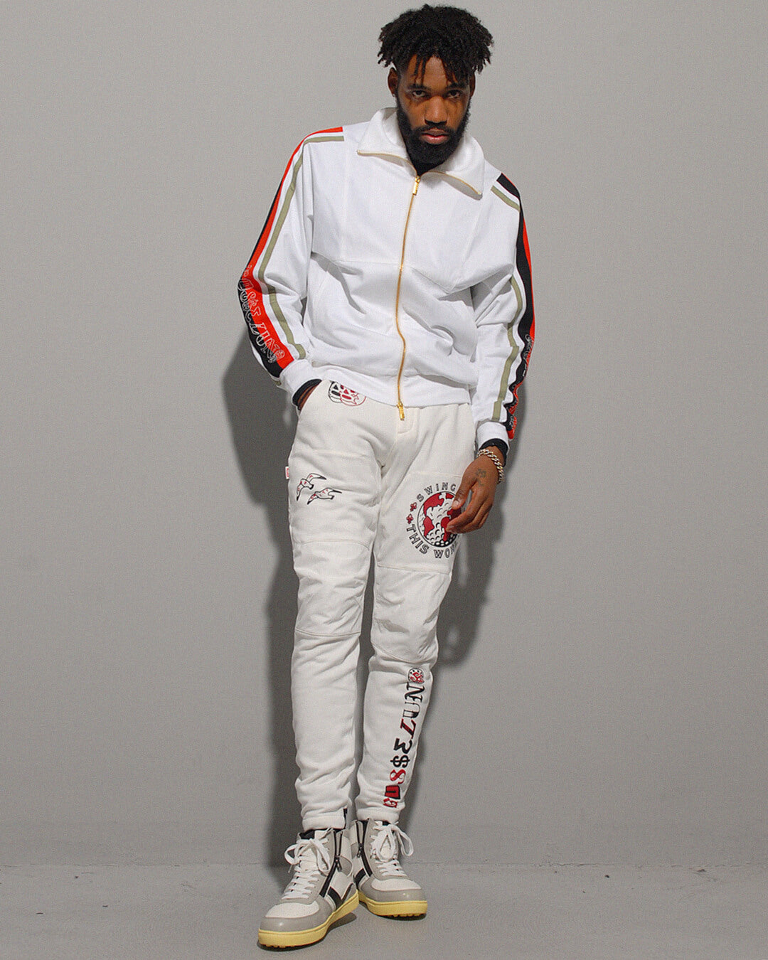 LOGO TECH PANTS – Russeluno Globel Official