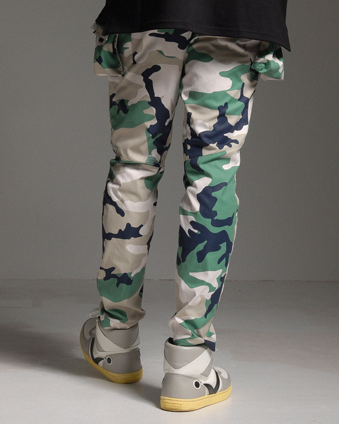 Pantalones flacos personalizados (patrón)